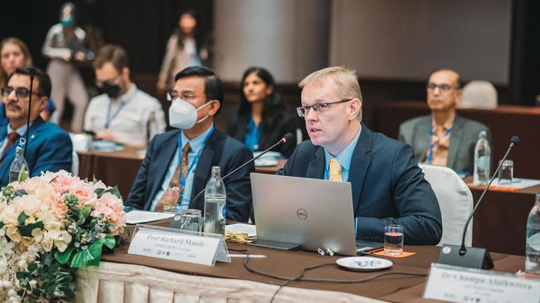 Chair and Co-Chair of the APMEN SRWG Dr Phetsouvanh Rattanaxay, Director General of the Department of Communicable Disease Control, Ministry of Health, Lao PDR and Professor Richard Maude, Head of Epidemiology at MORU.